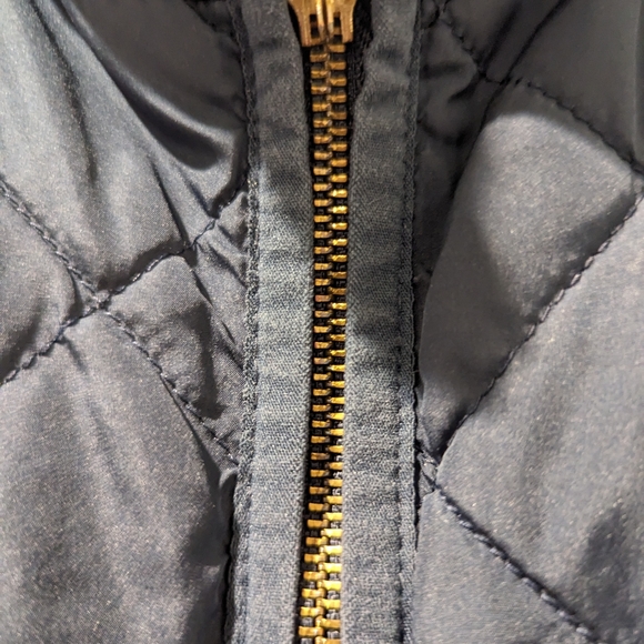 Old Navy Lightweight Quilted Vest   3 for $20 - Picture 4 of 5